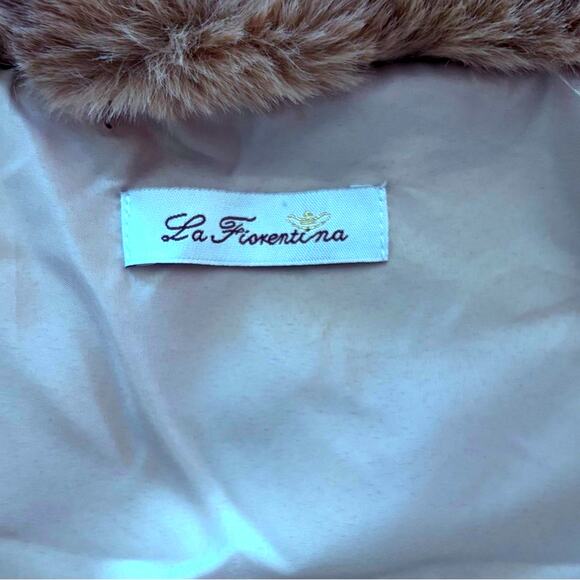 NWT La Fiorentina Faux Fur Cape Poncho Jacket with pockets Camel OS - Picture 5 of 7